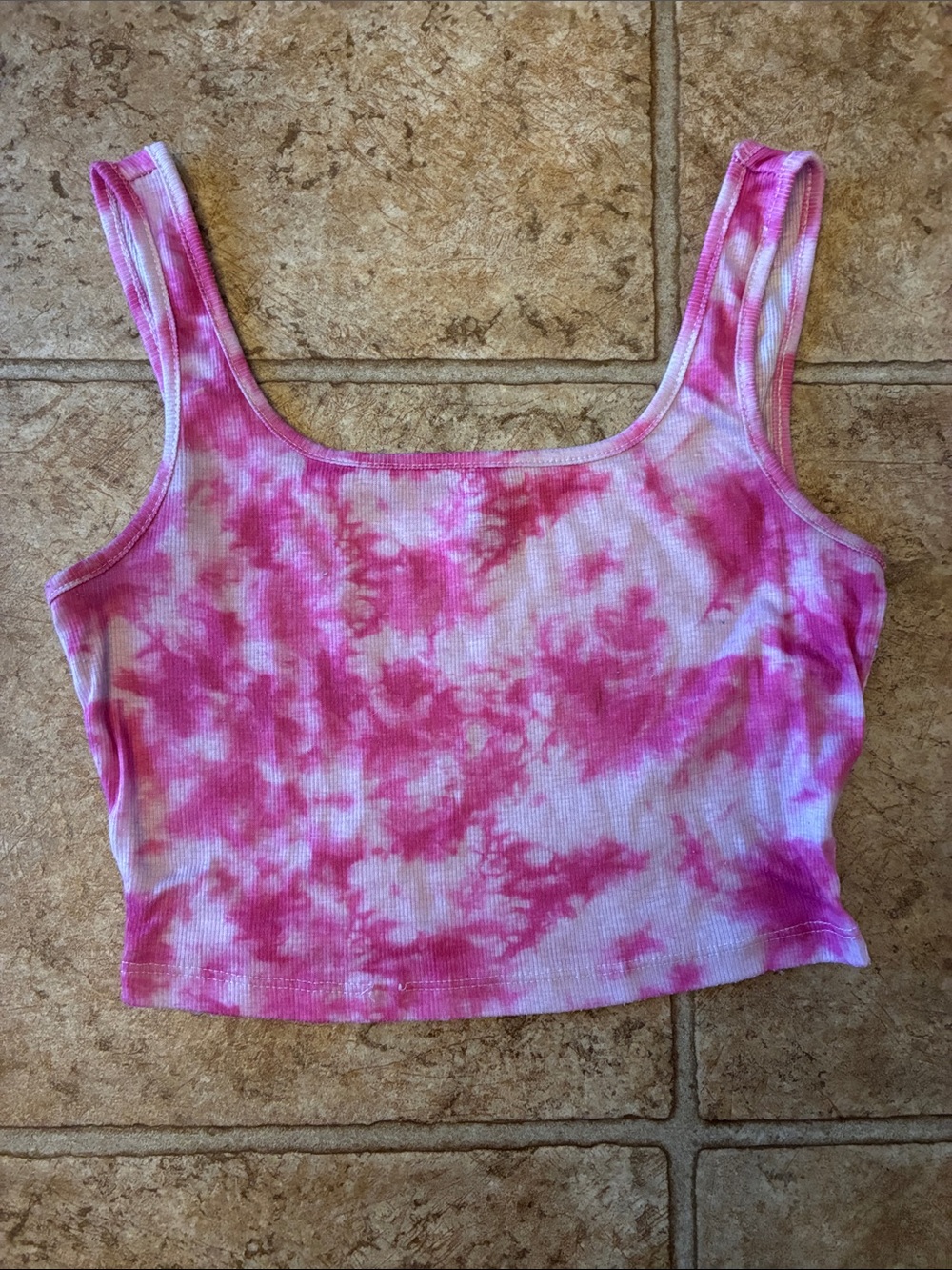 SHEIN Women’s Crop Top Size XSmall pink & White Tie-Dye Ribbed